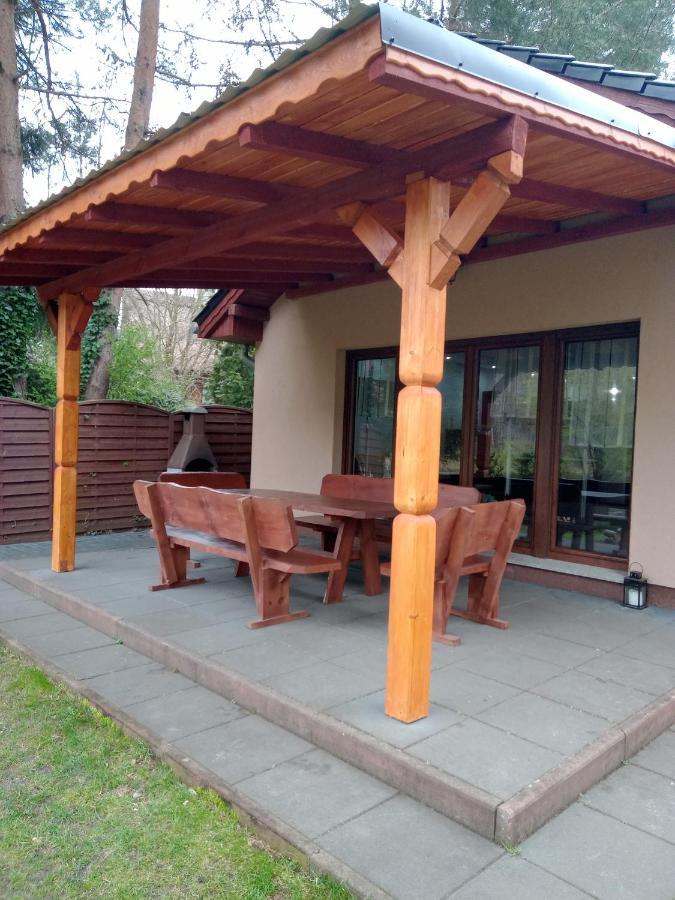 Urokliwy Domek Nad Brzegiem Jeziora Lubiatow  Luaran gambar